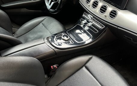 Mercedes-Benz E-Класс, 2018 год, 2 100 000 рублей, 4 фотография