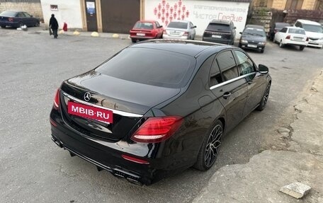 Mercedes-Benz E-Класс, 2018 год, 2 100 000 рублей, 2 фотография