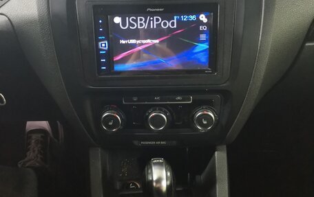 Volkswagen Jetta VI, 2012 год, 790 000 рублей, 8 фотография