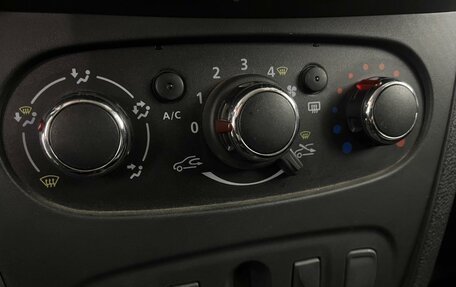 Renault Logan II, 2020 год, 877 000 рублей, 14 фотография