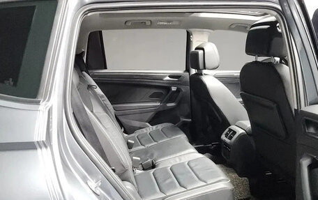 Volkswagen Tiguan II, 2021 год, 2 470 500 рублей, 8 фотография