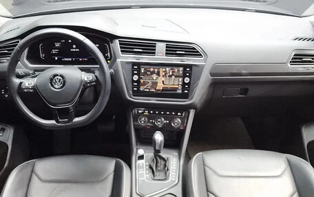 Volkswagen Tiguan II, 2021 год, 2 470 500 рублей, 4 фотография