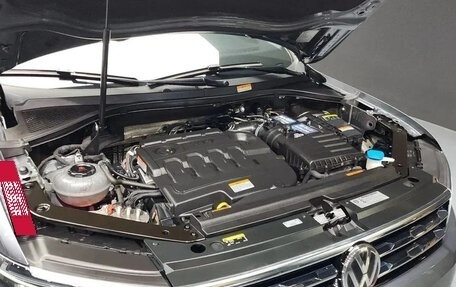 Volkswagen Tiguan II, 2021 год, 2 470 500 рублей, 5 фотография