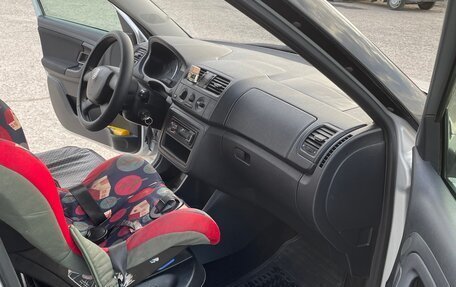 Skoda Fabia II, 2011 год, 390 000 рублей, 15 фотография