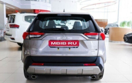 Toyota RAV4, 2025 год, 4 690 000 рублей, 4 фотография