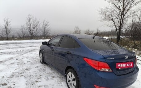 Hyundai Solaris II рестайлинг, 2015 год, 920 000 рублей, 5 фотография