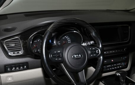 KIA Carnival III, 2019 год, 2 800 000 рублей, 5 фотография