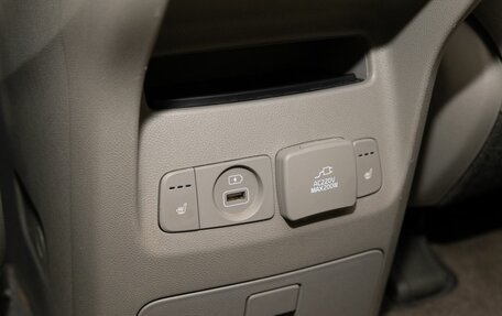 KIA Carnival III, 2019 год, 2 800 000 рублей, 21 фотография