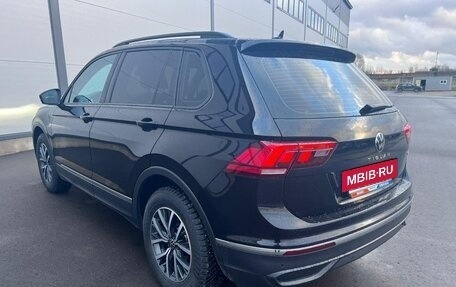 Volkswagen Tiguan II, 2021 год, 3 000 000 рублей, 4 фотография