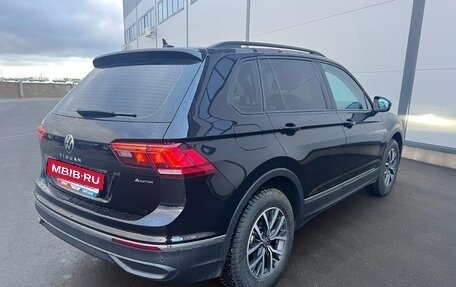 Volkswagen Tiguan II, 2021 год, 3 000 000 рублей, 3 фотография