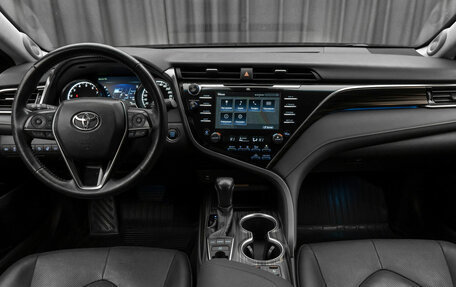 Toyota Camry, 2018 год, 2 780 000 рублей, 10 фотография