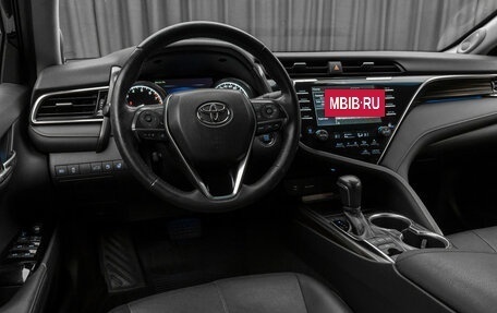 Toyota Camry, 2018 год, 2 780 000 рублей, 9 фотография