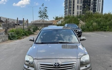 Toyota Avensis III рестайлинг, 2006 год, 710 000 рублей, 1 фотография