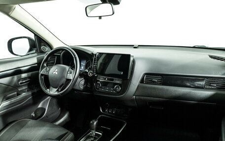 Mitsubishi Outlander III рестайлинг 3, 2018 год, 1 849 777 рублей, 9 фотография