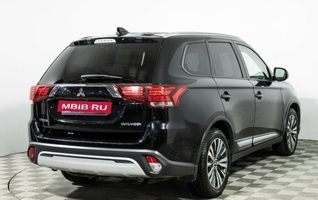 Mitsubishi Outlander III рестайлинг 3, 2018 год, 1 849 777 рублей, 5 фотография