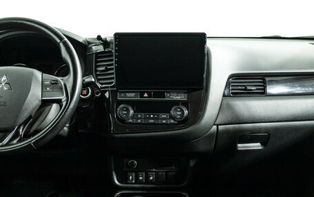 Mitsubishi Outlander III рестайлинг 3, 2018 год, 1 849 777 рублей, 14 фотография