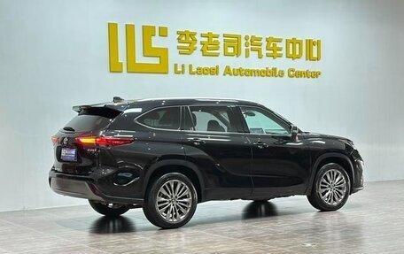 Toyota Highlander, 2024 год, 5 040 000 рублей, 4 фотография