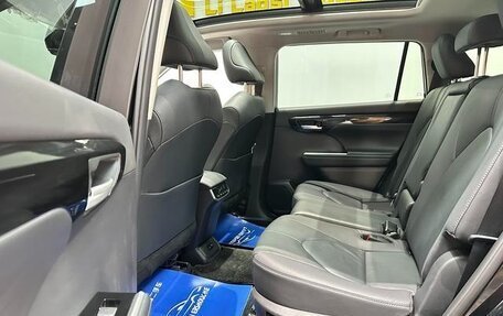 Toyota Highlander, 2024 год, 5 040 000 рублей, 16 фотография