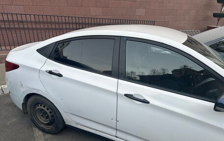 Hyundai Solaris II рестайлинг, 2015 год, 540 000 рублей, 5 фотография