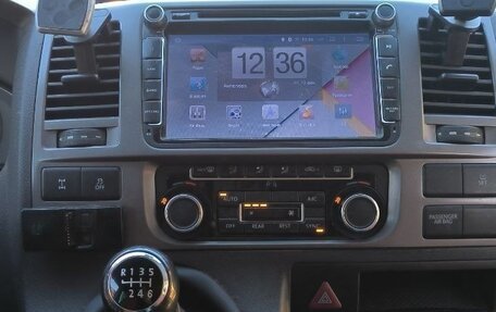 Volkswagen Caravelle T5, 2013 год, 1 800 000 рублей, 3 фотография