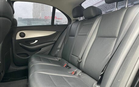 Mercedes-Benz E-Класс, 2021 год, 4 100 000 рублей, 19 фотография