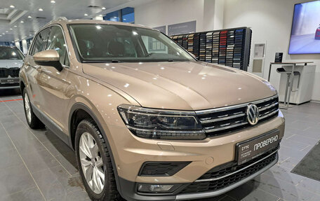 Volkswagen Tiguan II, 2017 год, 3 290 000 рублей, 3 фотография
