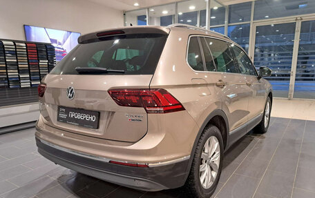 Volkswagen Tiguan II, 2017 год, 3 290 000 рублей, 6 фотография