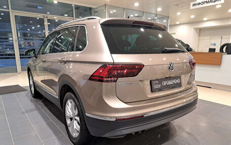 Volkswagen Tiguan II, 2017 год, 3 290 000 рублей, 8 фотография