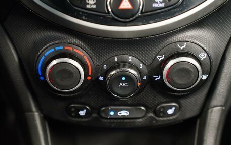 Hyundai Solaris II рестайлинг, 2012 год, 890 000 рублей, 16 фотография