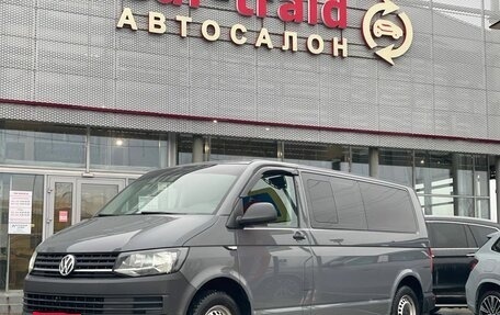 Volkswagen Caravelle T6 рестайлинг, 2019 год, 3 990 000 рублей, 1 фотография
