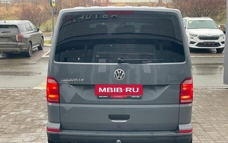 Volkswagen Caravelle T6 рестайлинг, 2019 год, 3 990 000 рублей, 6 фотография