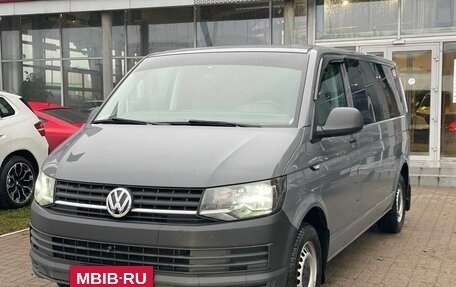 Volkswagen Caravelle T6 рестайлинг, 2019 год, 3 990 000 рублей, 2 фотография