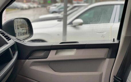 Volkswagen Caravelle T6 рестайлинг, 2019 год, 3 990 000 рублей, 12 фотография