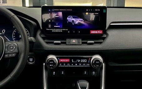 Toyota RAV4, 2025 год, 4 350 000 рублей, 19 фотография