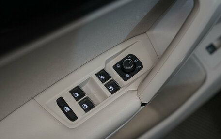 Volkswagen Tiguan II, 2017 год, 2 570 000 рублей, 11 фотография