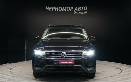 Volkswagen Tiguan II, 2017 год, 2 570 000 рублей, 2 фотография