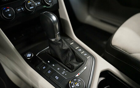 Volkswagen Tiguan II, 2017 год, 2 570 000 рублей, 13 фотография