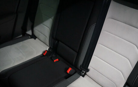 Volkswagen Tiguan II, 2017 год, 2 570 000 рублей, 19 фотография