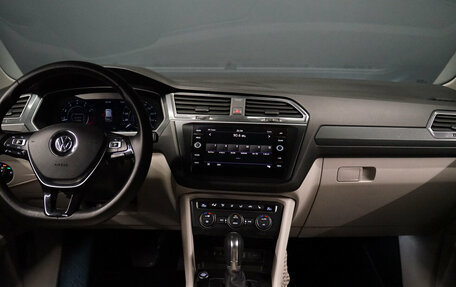 Volkswagen Tiguan II, 2017 год, 2 570 000 рублей, 20 фотография