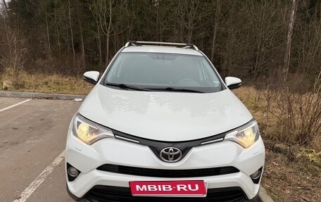 Toyota RAV4, 2018 год, 2 400 000 рублей, 1 фотография