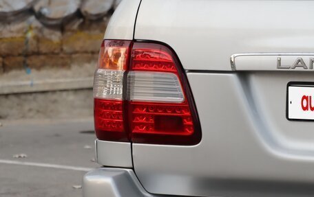 Toyota Land Cruiser 100 рестайлинг 2, 2006 год, 2 700 000 рублей, 12 фотография