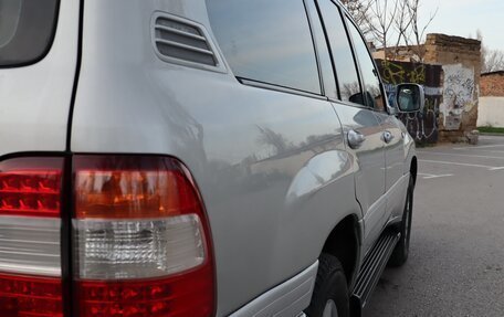 Toyota Land Cruiser 100 рестайлинг 2, 2006 год, 2 700 000 рублей, 14 фотография