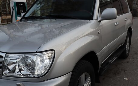 Toyota Land Cruiser 100 рестайлинг 2, 2006 год, 2 700 000 рублей, 11 фотография