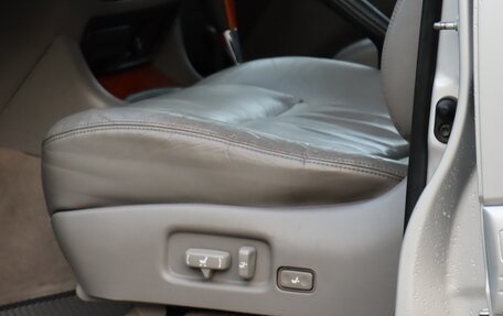 Toyota Land Cruiser 100 рестайлинг 2, 2006 год, 2 700 000 рублей, 20 фотография