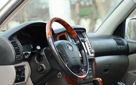 Toyota Land Cruiser 100 рестайлинг 2, 2006 год, 2 700 000 рублей, 27 фотография