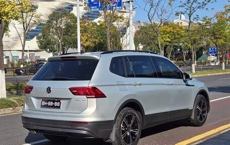 Volkswagen Tiguan II, 2021 год, 2 220 000 рублей, 5 фотография