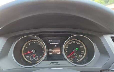 Volkswagen Tiguan II, 2021 год, 2 220 000 рублей, 14 фотография