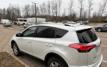 Toyota RAV4, 2018 год, 2 400 000 рублей, 3 фотография