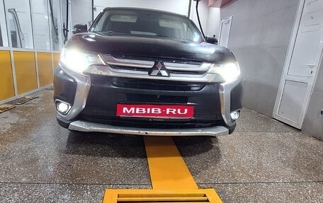 Mitsubishi Outlander III рестайлинг 3, 2017 год, 1 740 000 рублей, 1 фотография