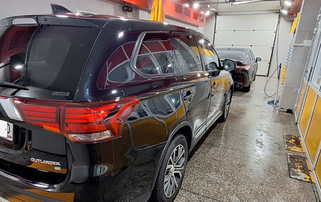 Mitsubishi Outlander III рестайлинг 3, 2017 год, 1 740 000 рублей, 4 фотография